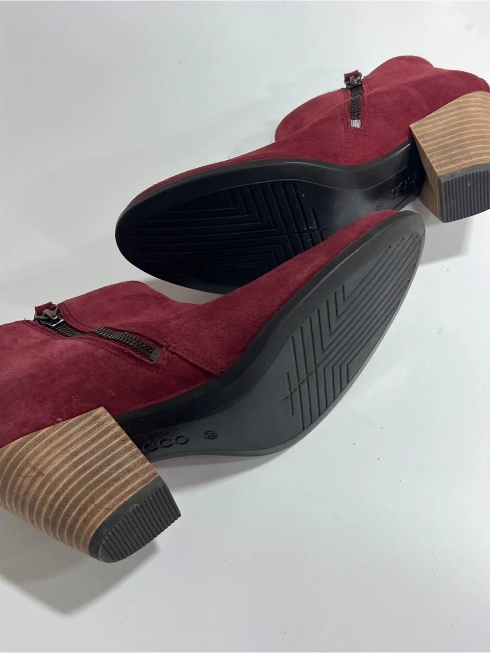 Ecco Women's Burgundy Suede Ankle Booties